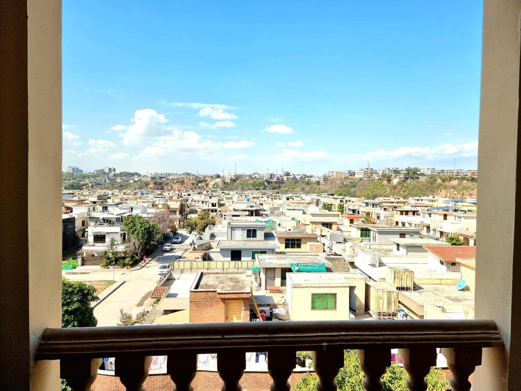Executive 3 Bedrooms Apartment In Bahria Town Rawalpindi Eksteriør bilde